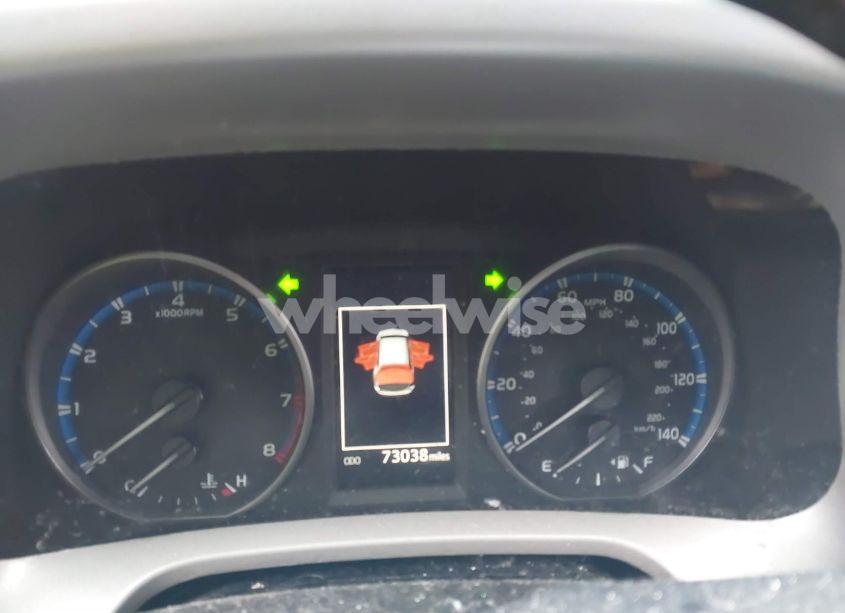 Photo 7 of 2018 Toyota Rav4 ADVENTURE/XLE (VIN 2T3RFREV4JW771167)