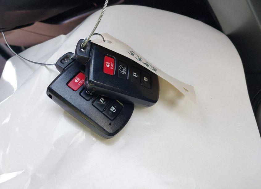 Photo 11 of 2018 Toyota Rav4 ADVENTURE/XLE (VIN 2T3RFREV4JW778961)