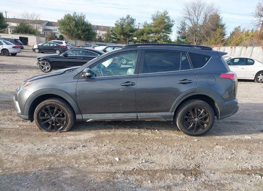 Photo 14 of 2018 Toyota Rav4 ADVENTURE/XLE (VIN 2T3RFREV4JW778961)