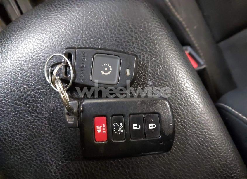 Photo 11 of 2018 Toyota Rav4 XLE (VIN 2T3RFREV4JW799910)