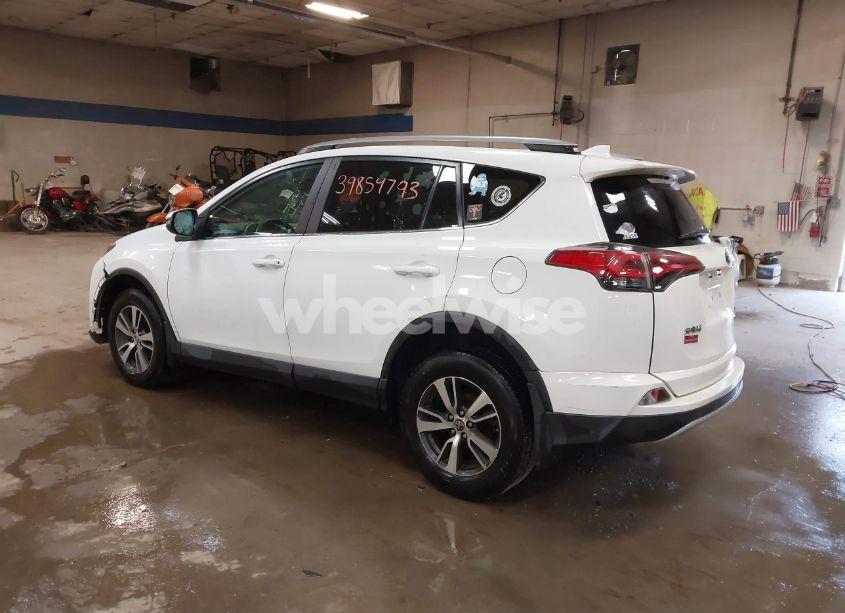 Photo 3 of 2018 Toyota Rav4 XLE (VIN 2T3RFREV4JW799910)