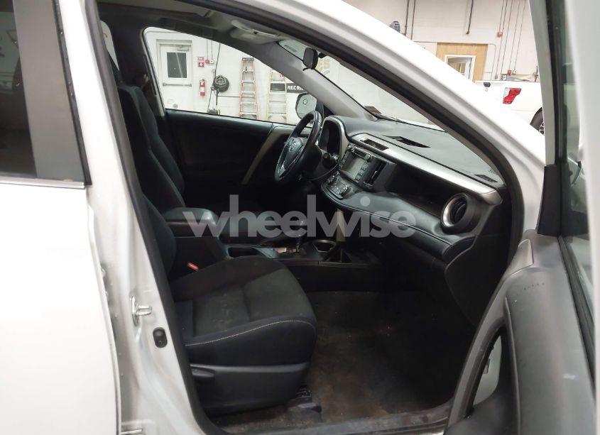 Photo 5 of 2018 Toyota Rav4 XLE (VIN 2T3RFREV4JW799910)