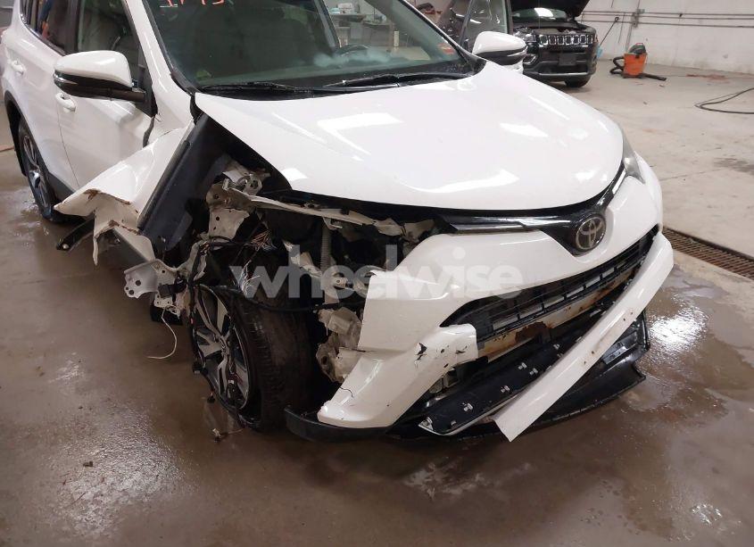 Photo 6 of 2018 Toyota Rav4 XLE (VIN 2T3RFREV4JW799910)