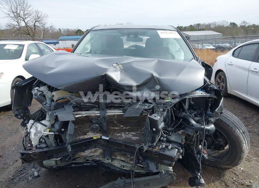 Photo 13 of 2018 Toyota Rav4 XLE (VIN 2T3RFREV4JW825406)