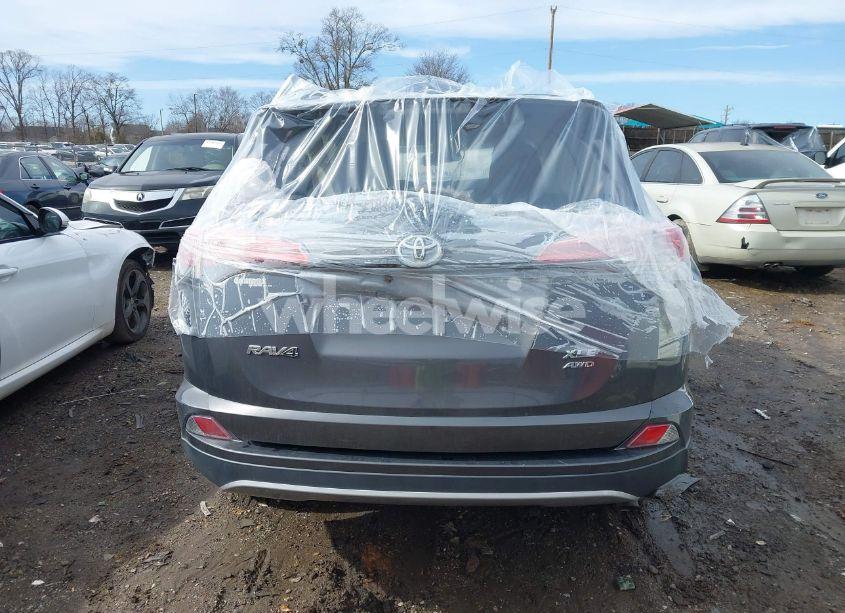 Photo 17 of 2018 Toyota Rav4 XLE (VIN 2T3RFREV4JW825406)