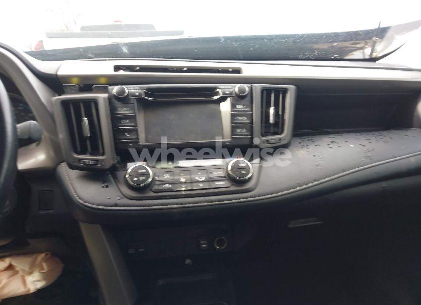 Photo 22 of 2018 Toyota Rav4 XLE (VIN 2T3RFREV4JW825406)