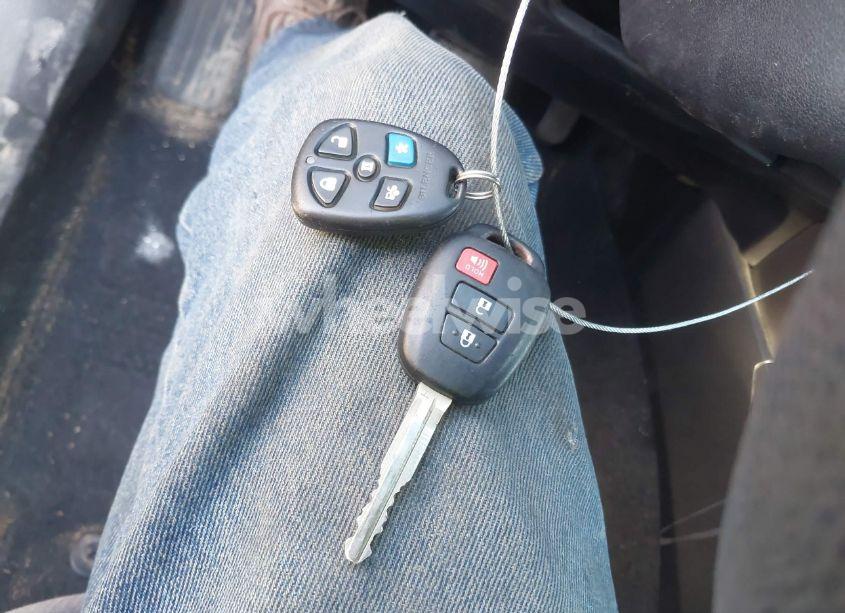 Photo 11 of 2013 Toyota Rav4 XLE (VIN 2T3RFREV5DW059397)