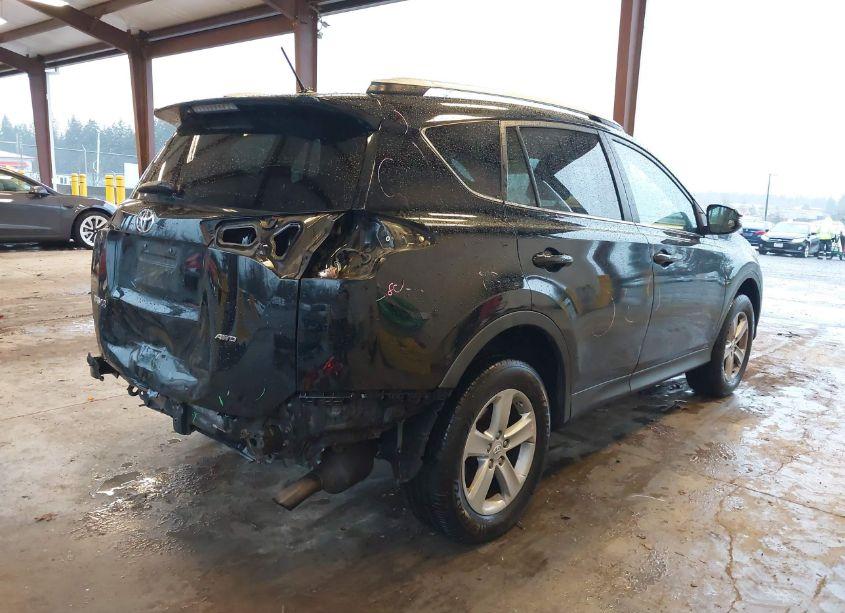 Photo 4 of 2013 Toyota Rav4 XLE (VIN 2T3RFREV5DW082033)