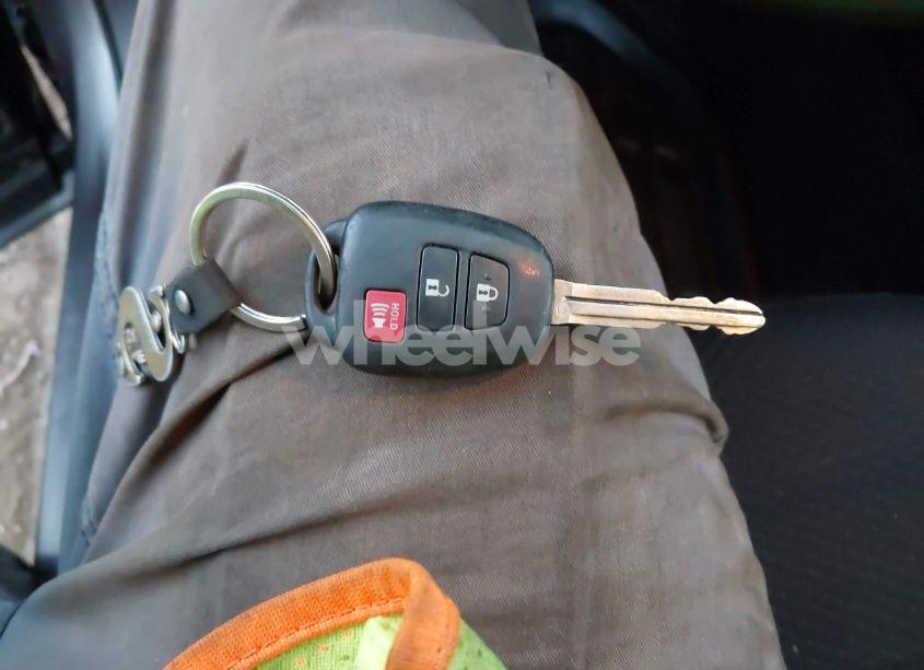 Photo 11 of 2014 Toyota Rav4 XLE (VIN 2T3RFREV5EW131684)