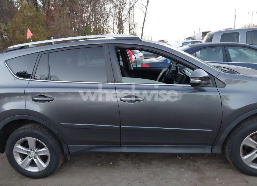 Photo 13 of 2014 Toyota Rav4 XLE (VIN 2T3RFREV5EW131684)