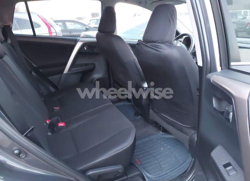 Photo 8 of 2014 Toyota Rav4 XLE (VIN 2T3RFREV5EW131684)