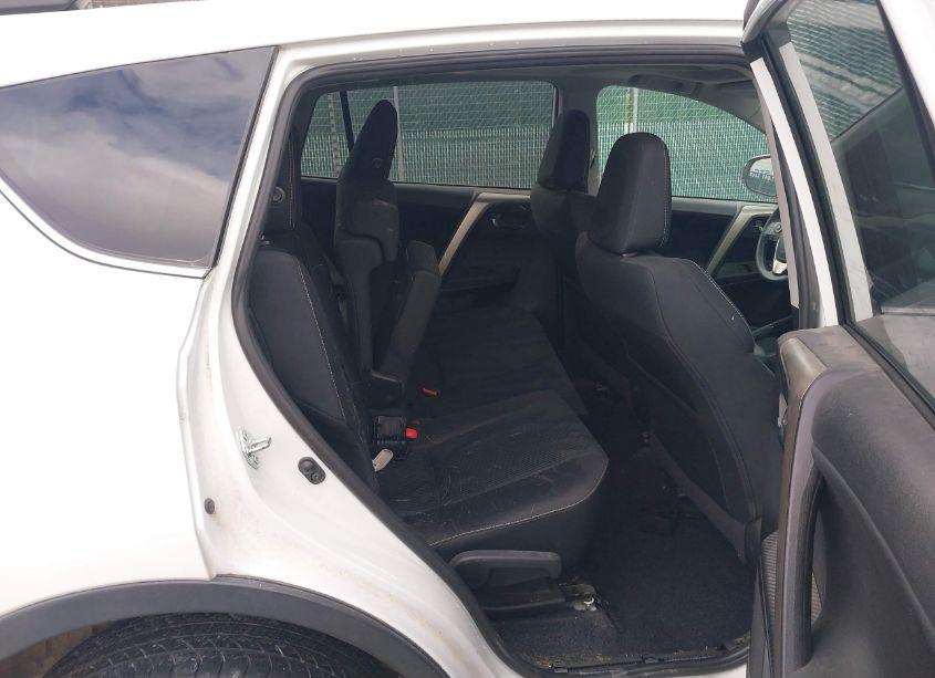 Photo 8 of 2014 Toyota Rav4 XLE (VIN 2T3RFREV5EW136707)