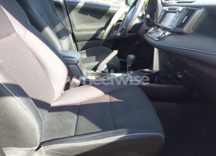 Photo 5 of 2014 Toyota Rav4 XLE (VIN 2T3RFREV5EW144600)