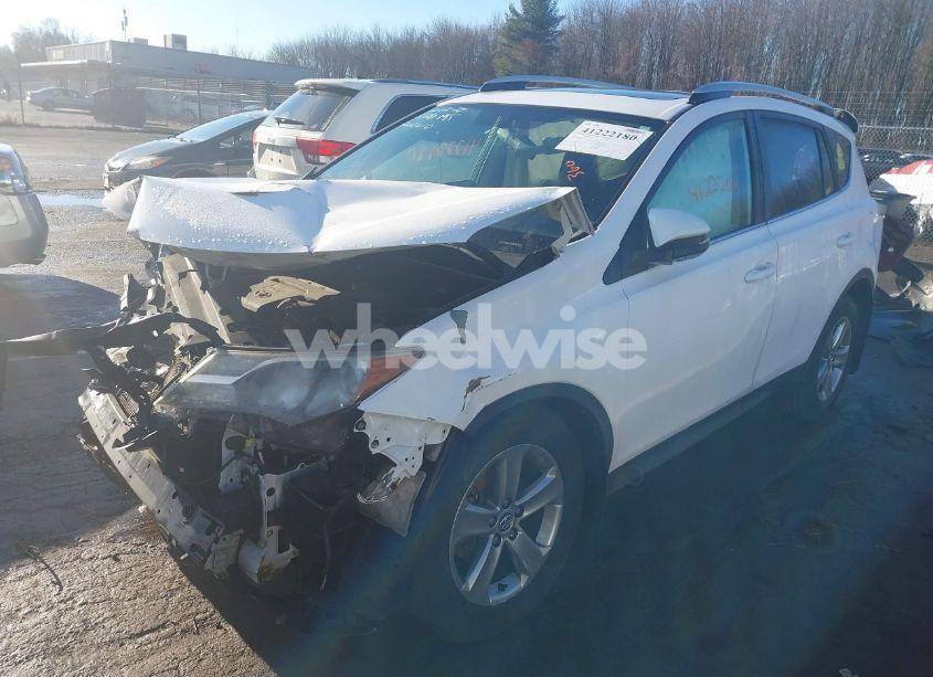 Photo 2 of 2015 Toyota Rav4 XLE (VIN 2T3RFREV5FW260610)