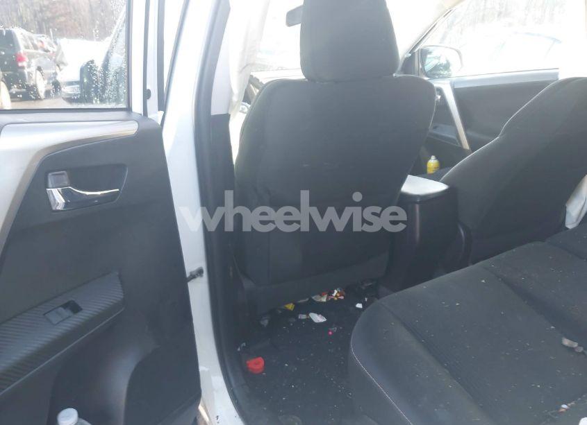 Photo 8 of 2015 Toyota Rav4 XLE (VIN 2T3RFREV5FW260610)