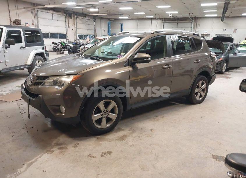 Photo 2 of 2015 Toyota Rav4 XLE (VIN 2T3RFREV5FW264138)