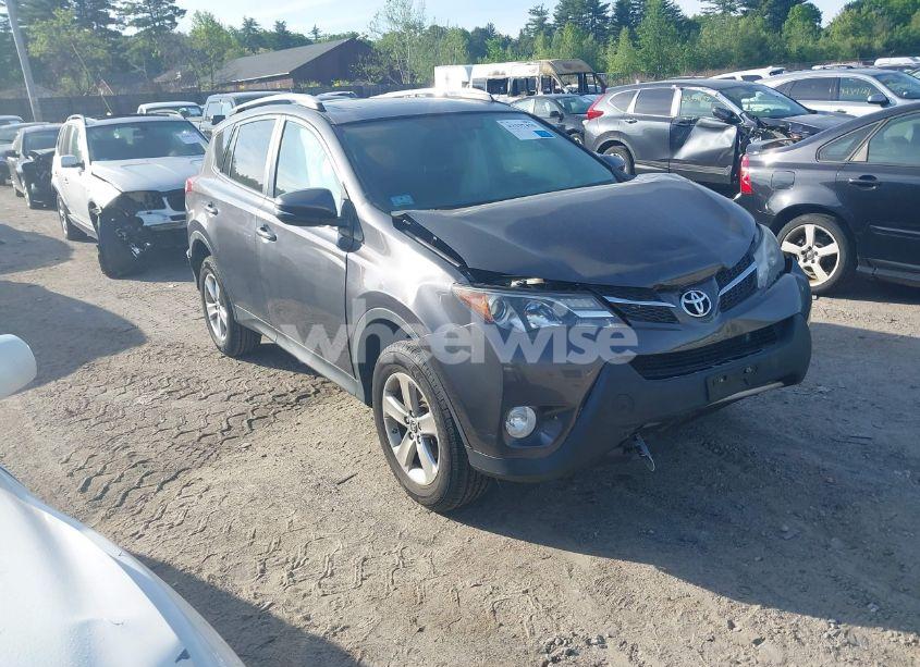 2015 Toyota Rav4 XLE (VIN 2T3RFREV5FW297494) main photo