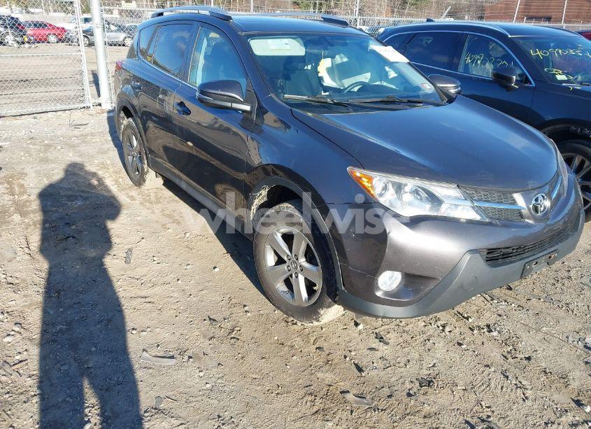 2015 Toyota Rav4 XLE (VIN 2T3RFREV5FW325049) main photo