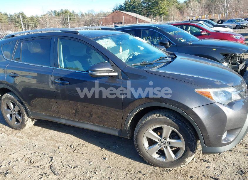 Photo 13 of 2015 Toyota Rav4 XLE (VIN 2T3RFREV5FW325049)