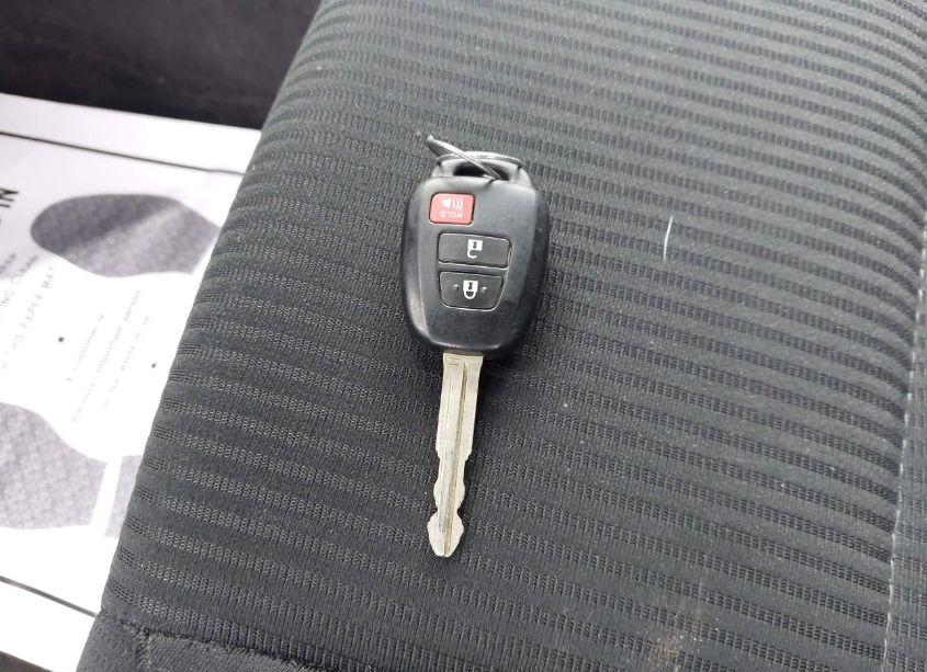 Photo 11 of 2015 Toyota Rav4 XLE (VIN 2T3RFREV5FW331904)