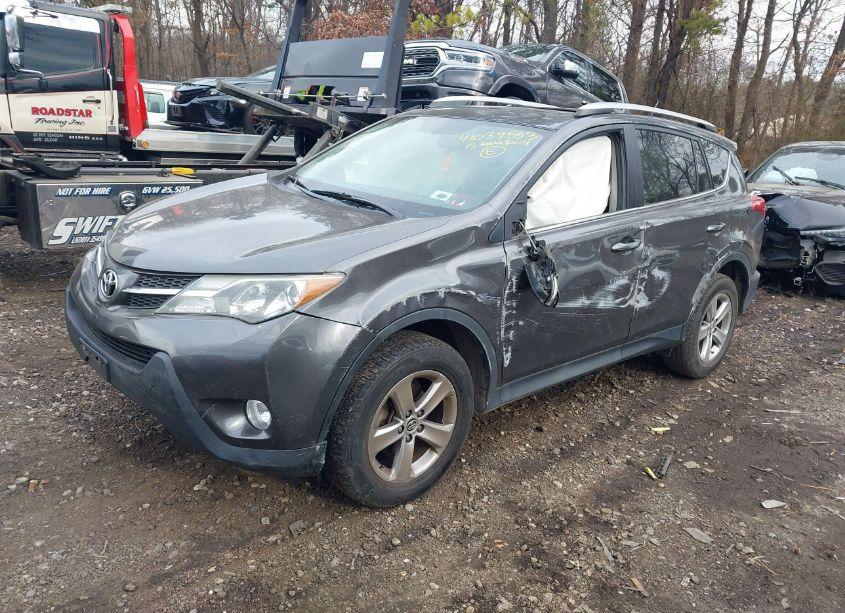 Photo 2 of 2015 Toyota Rav4 XLE (VIN 2T3RFREV5FW354907)