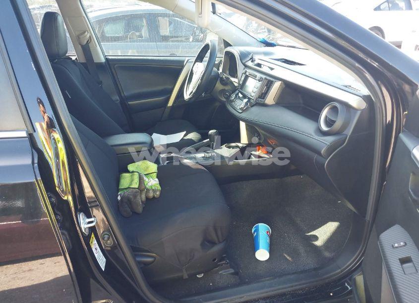 Photo 5 of 2015 Toyota Rav4 XLE (VIN 2T3RFREV5FW392444)