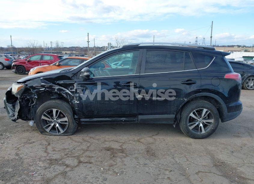 Photo 13 of 2016 Toyota Rav4 XLE (VIN 2T3RFREV5GW437934)