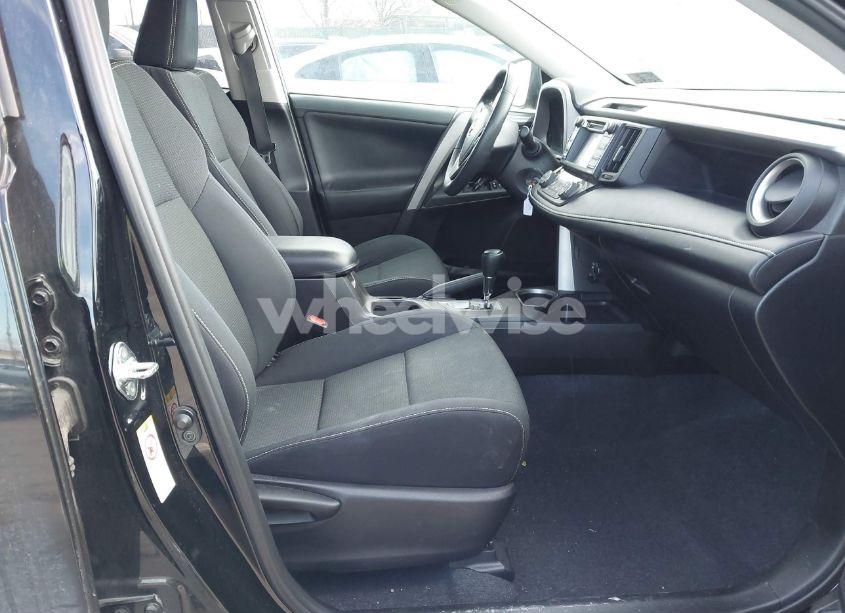 Photo 5 of 2016 Toyota Rav4 XLE (VIN 2T3RFREV5GW437934)