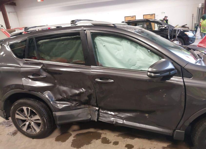 Photo 14 of 2016 Toyota Rav4 XLE (VIN 2T3RFREV5GW533000)