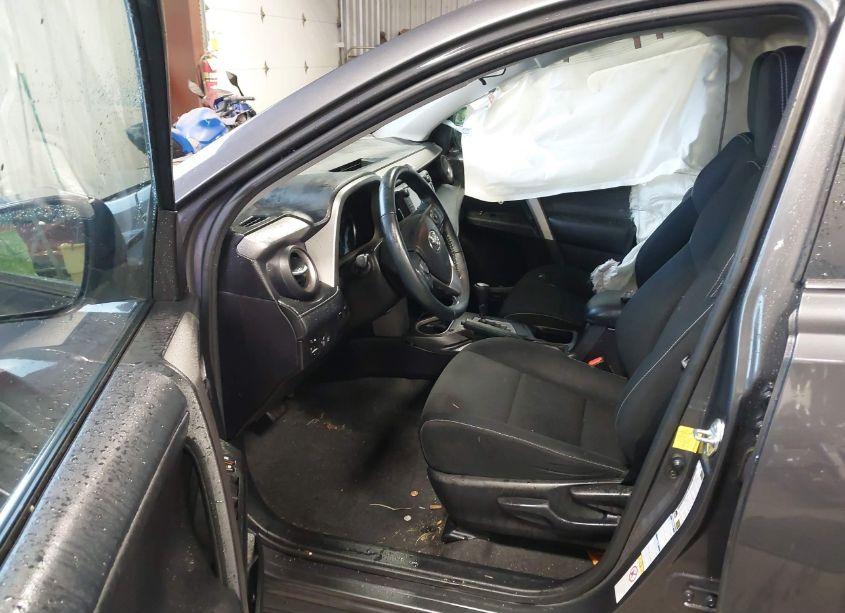 Photo 5 of 2016 Toyota Rav4 XLE (VIN 2T3RFREV5GW533000)