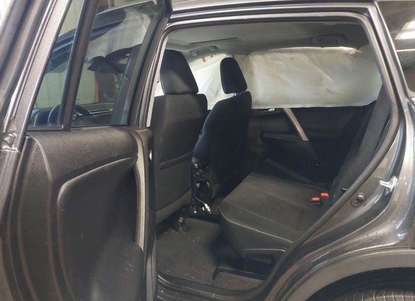 Photo 8 of 2016 Toyota Rav4 XLE (VIN 2T3RFREV5GW533000)