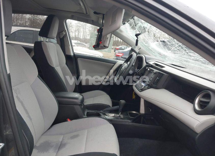 Photo 5 of 2016 Toyota Rav4 XLE (VIN 2T3RFREV5GW534874)