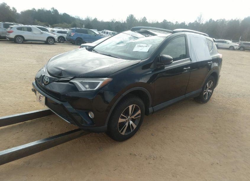 Photo 2 of 2017 Toyota Rav4 XLE (VIN 2T3RFREV5HW642171)