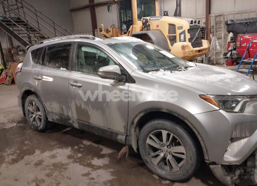 Photo 13 of 2017 Toyota Rav4 XLE (VIN 2T3RFREV5HW658435)