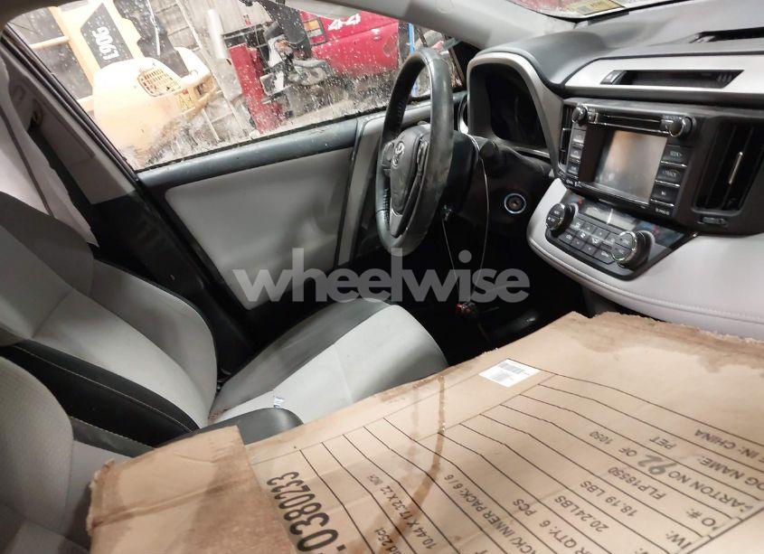 Photo 5 of 2017 Toyota Rav4 XLE (VIN 2T3RFREV5HW658435)