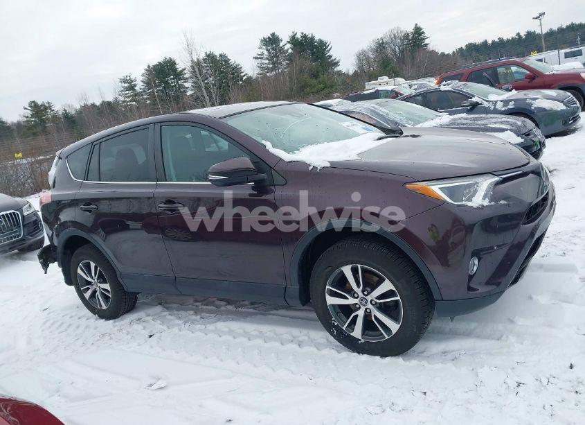 Photo 13 of 2018 Toyota Rav4 XLE (VIN 2T3RFREV5JW704884)