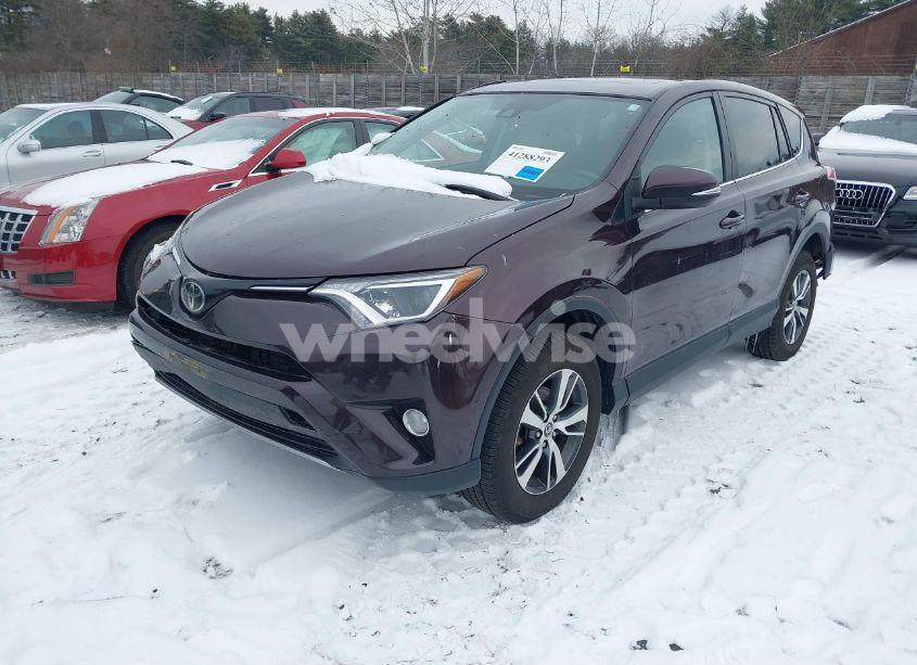 Photo 2 of 2018 Toyota Rav4 XLE (VIN 2T3RFREV5JW704884)