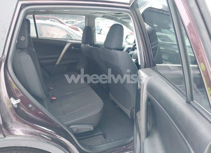 Photo 8 of 2018 Toyota Rav4 XLE (VIN 2T3RFREV5JW704884)