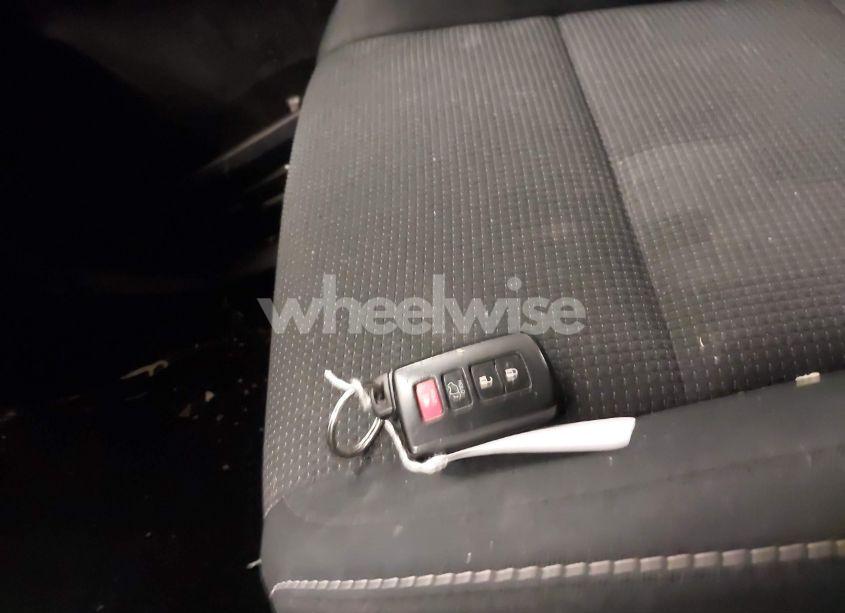 Photo 11 of 2018 Toyota Rav4 ADVENTURE/XLE (VIN 2T3RFREV5JW753566)