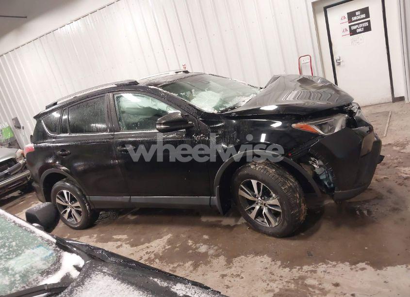 Photo 13 of 2018 Toyota Rav4 ADVENTURE/XLE (VIN 2T3RFREV5JW753566)