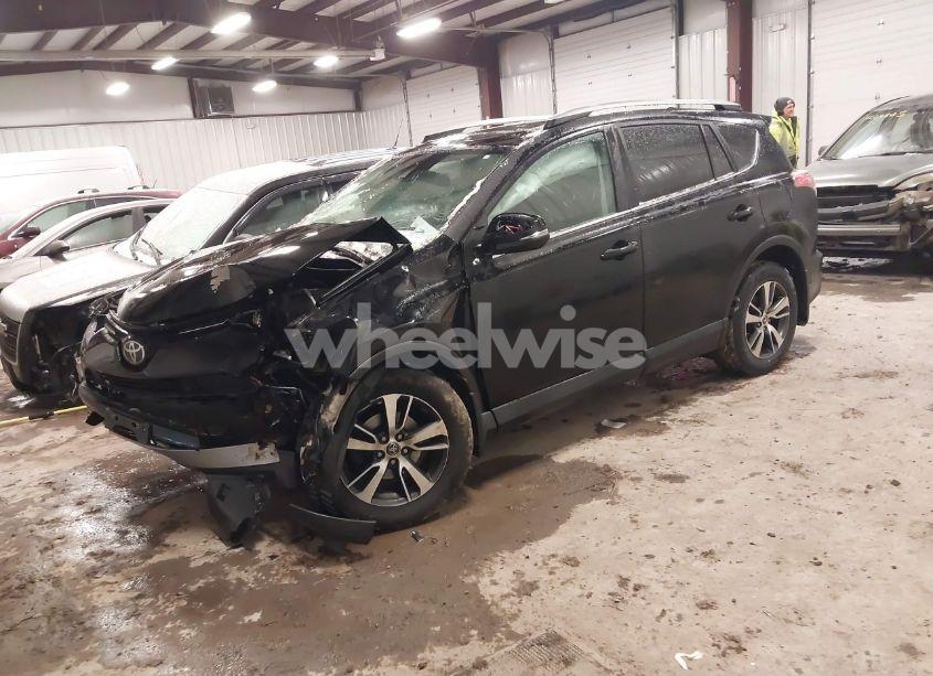 Photo 2 of 2018 Toyota Rav4 ADVENTURE/XLE (VIN 2T3RFREV5JW753566)