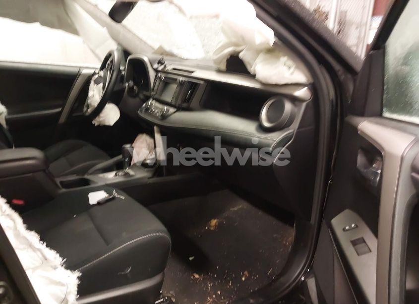 Photo 5 of 2018 Toyota Rav4 ADVENTURE/XLE (VIN 2T3RFREV5JW753566)