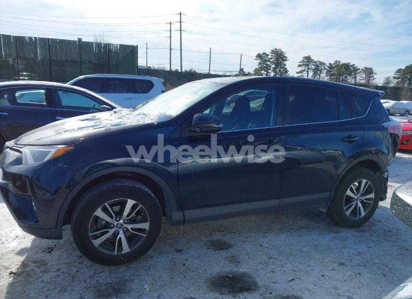 Photo 14 of 2018 Toyota Rav4 XLE (VIN 2T3RFREV5JW814110)