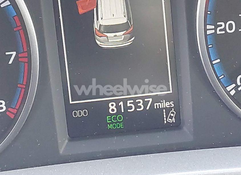 Photo 15 of 2018 Toyota Rav4 XLE (VIN 2T3RFREV5JW814110)