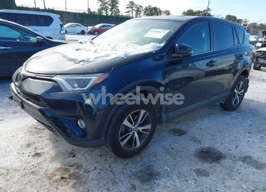 Photo 2 of 2018 Toyota Rav4 XLE (VIN 2T3RFREV5JW814110)