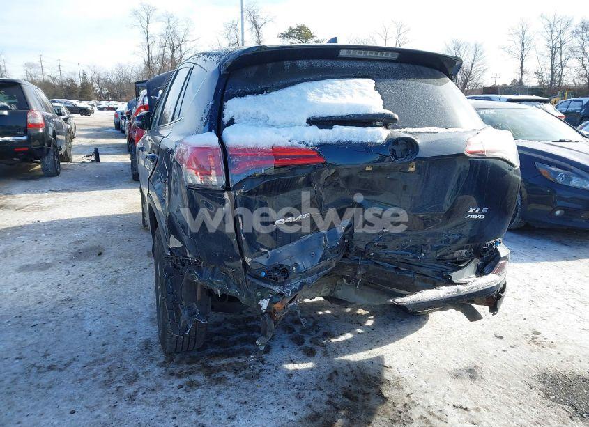 Photo 6 of 2018 Toyota Rav4 XLE (VIN 2T3RFREV5JW814110)