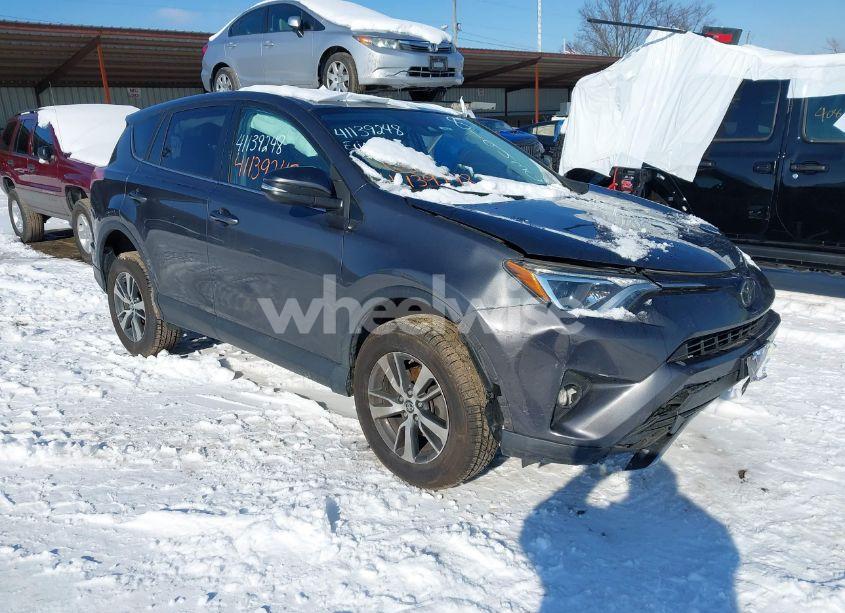 2018 Toyota Rav4 XLE (VIN 2T3RFREV5JW819436) main photo