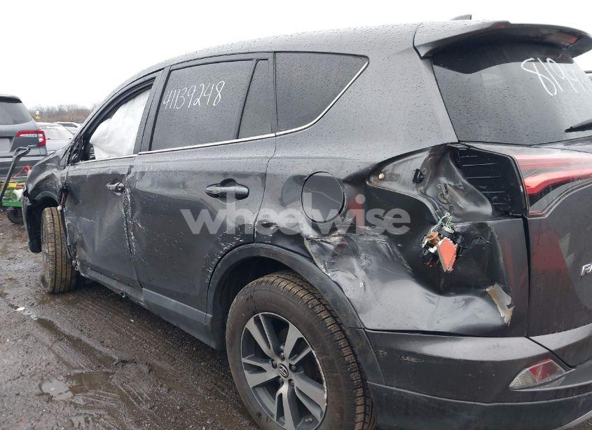 Photo 18 of 2018 Toyota Rav4 XLE (VIN 2T3RFREV5JW819436)