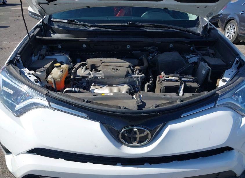 Photo 10 of 2018 Toyota Rav4 ADVENTURE/XLE (VIN 2T3RFREV5JW855403)