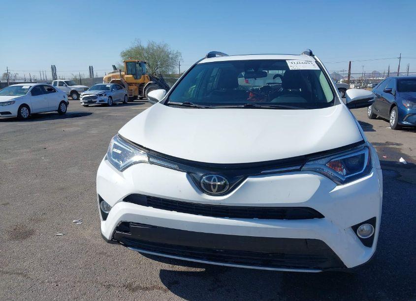 Photo 13 of 2018 Toyota Rav4 ADVENTURE/XLE (VIN 2T3RFREV5JW855403)